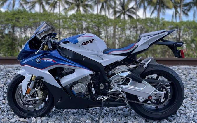 2016 BMW S 1000 RR Light White / Lupin Blue Metallic / Racing Red