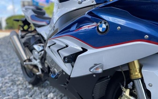 2016 BMW S 1000 RR Light White / Lupin Blue Metallic / Racing Red