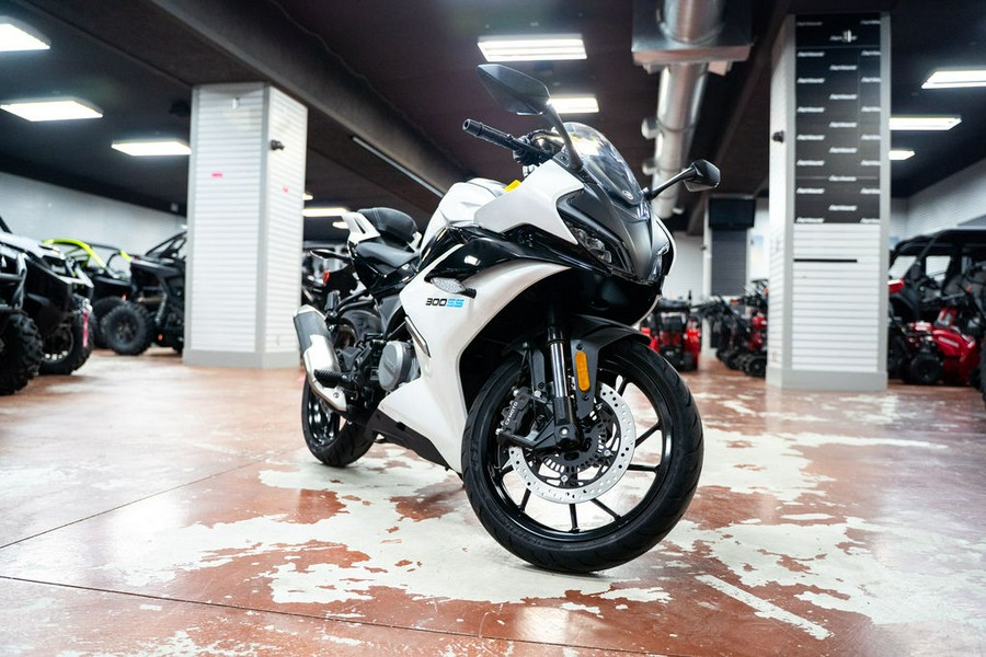 2025 CFMOTO 300SS