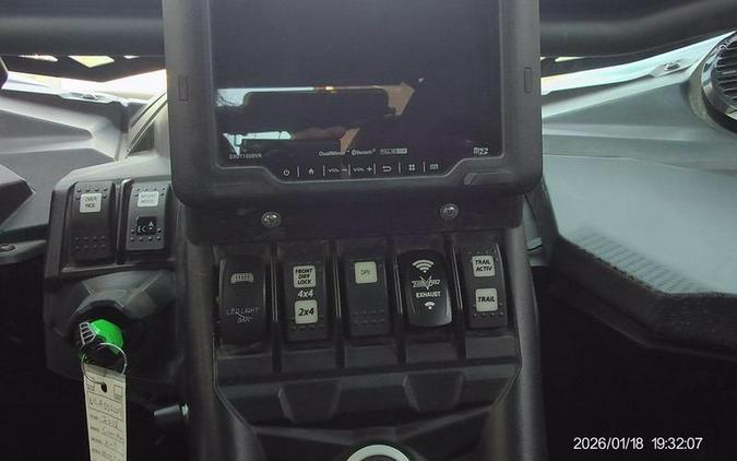 2018 Can-Am® Maverick™ X3 MAX X™ rs TURBO R