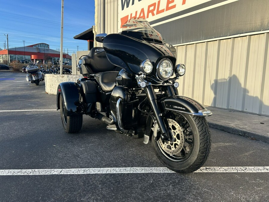 FLHTCUTG 2018 Tri Glide Ultra