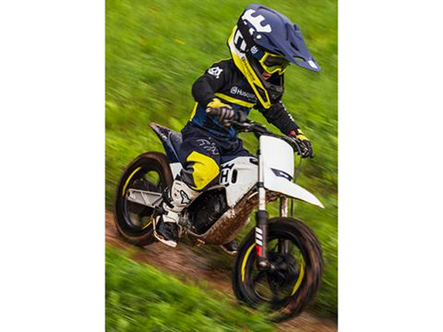 2025 Husqvarna EE 2