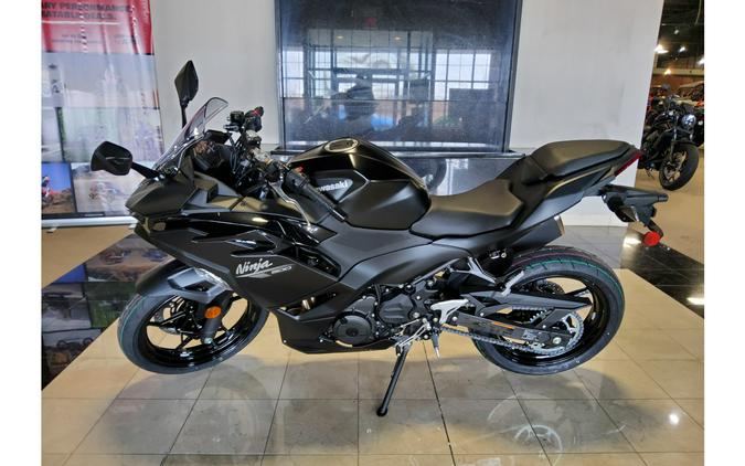 2026 Kawasaki NINJA 500 BASE