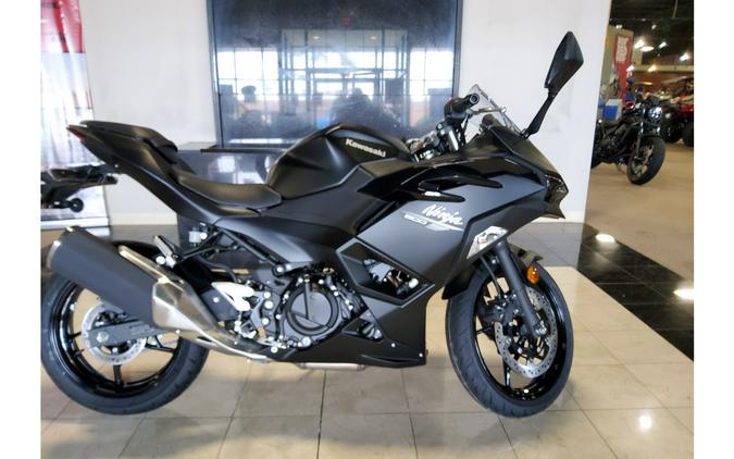 2026 Kawasaki NINJA 500 BASE