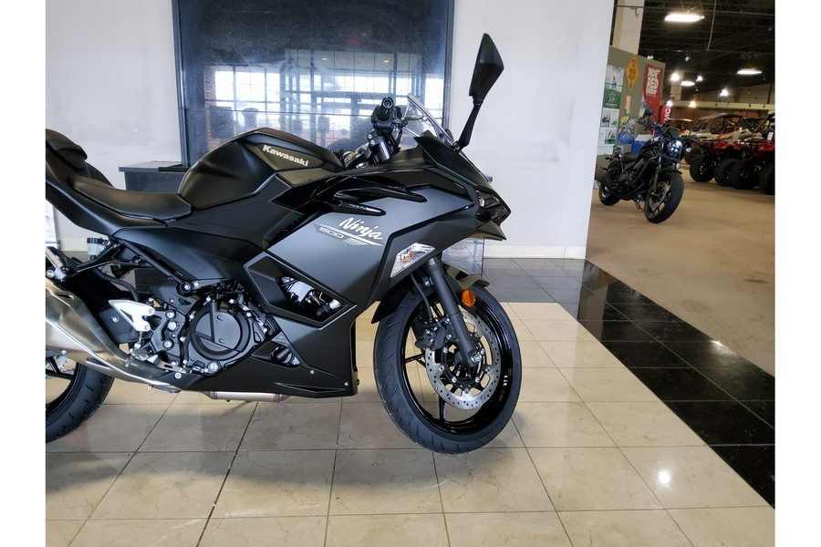 2026 Kawasaki NINJA 500 BASE