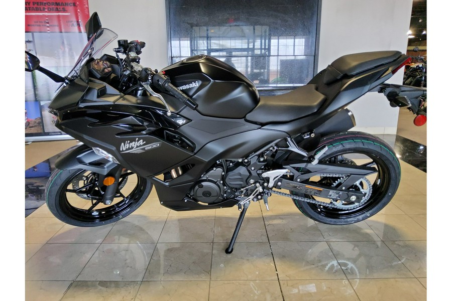 2026 Kawasaki NINJA 500 BASE
