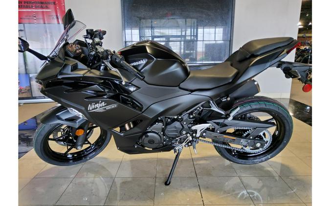 2026 Kawasaki NINJA 500 BASE