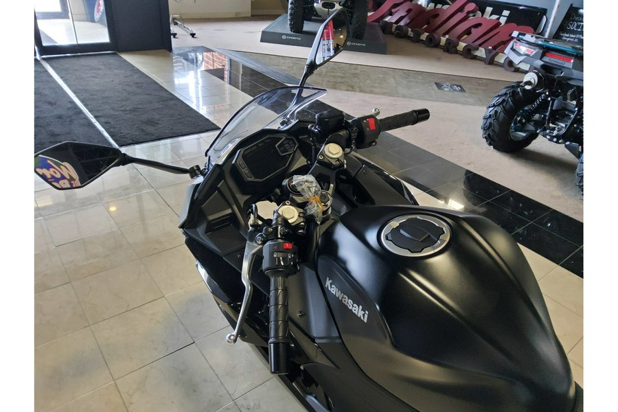 2026 Kawasaki NINJA 500 BASE