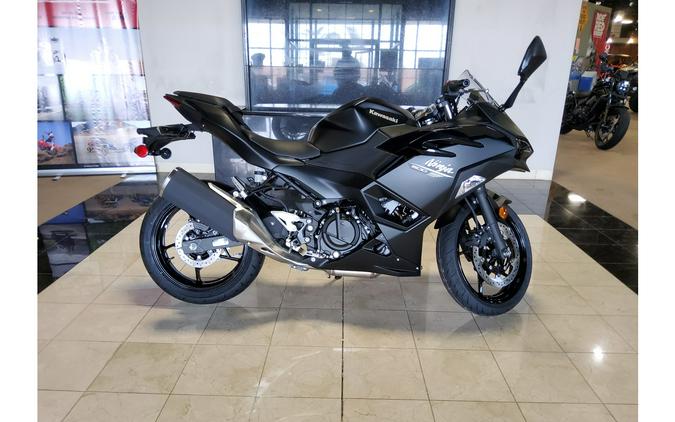 2026 Kawasaki NINJA 500 BASE