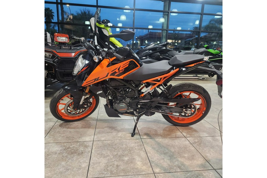 2023 KTM 200 Duke