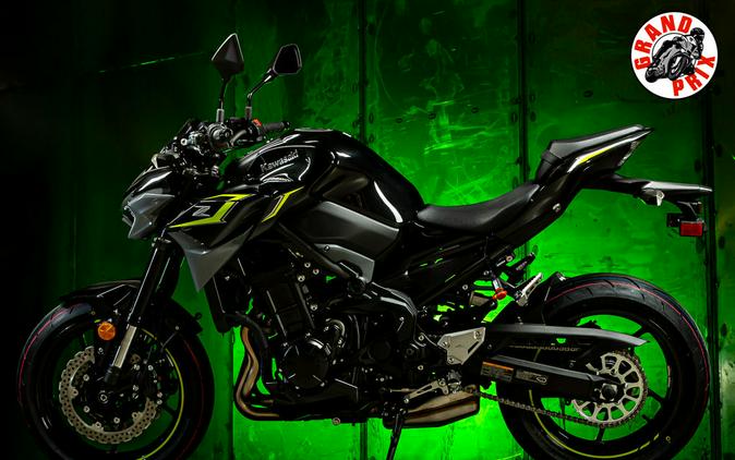 2024 Kawasaki Z900 ABS Metallic Spark Black/Metallic Matte Dark Gray