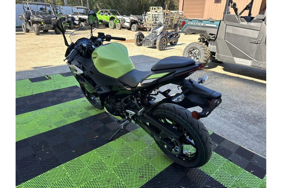 2026 Kawasaki Ninja® 500 ABS