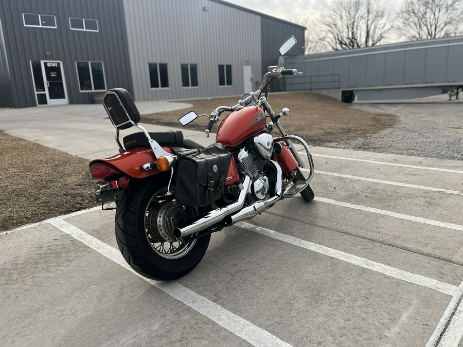 2005 Honda VT600CD5 Shadow Deluxe - M602313