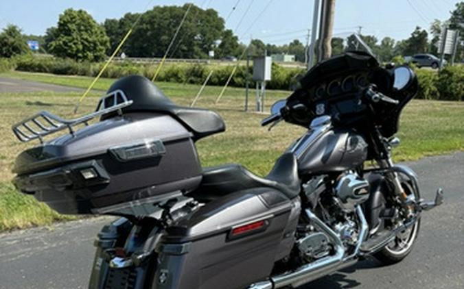 2014 Harley-Davidson FLHXS - Street Glide Special