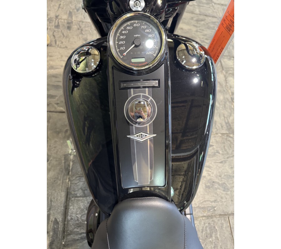 2025 Harley-Davidson Road King Special