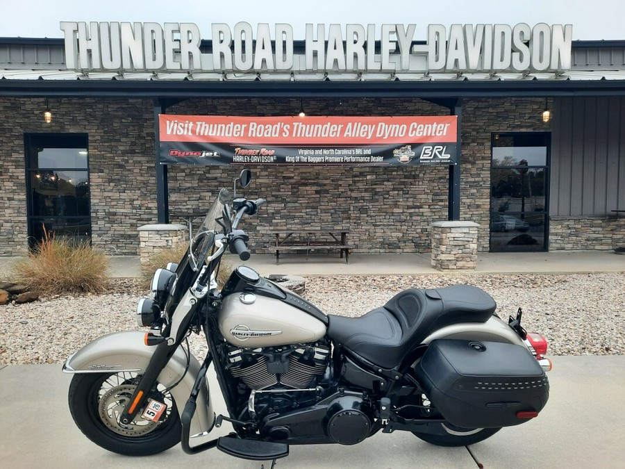 2018 Harley-Davidson® Heritage Classic Silver Fortune