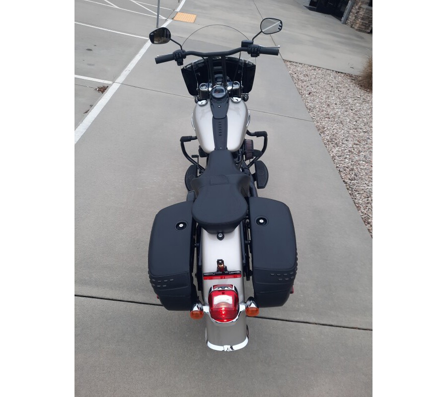 2018 Harley-Davidson® Heritage Classic Silver Fortune