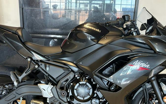 2026 Kawasaki Ninja 650 Base
