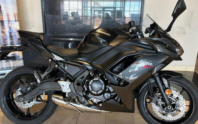 2026 Kawasaki Ninja 650 Base