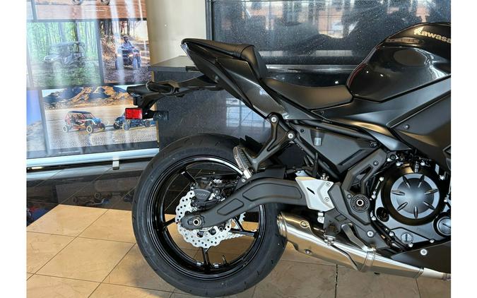 2026 Kawasaki NINJA 650 BASE