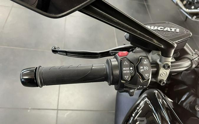 2023 Ducati Diavel V4 Thrilling Black