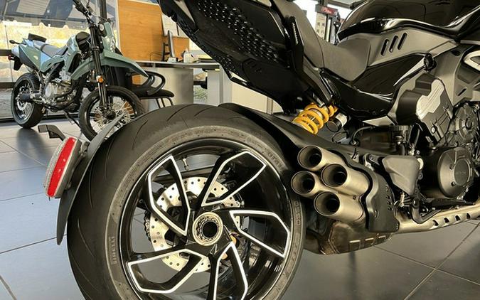 2023 Ducati Diavel V4 Thrilling Black