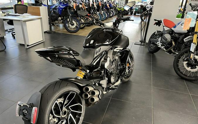 2023 Ducati Diavel V4 Thrilling Black