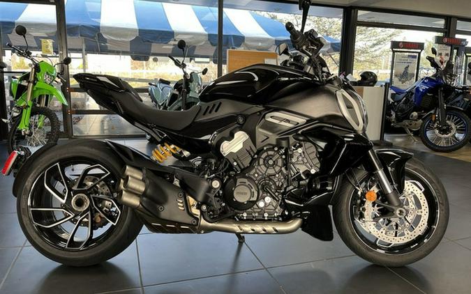 2023 Ducati Diavel V4 Thrilling Black