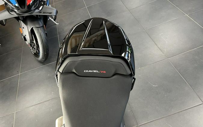 2023 Ducati Diavel V4 Thrilling Black
