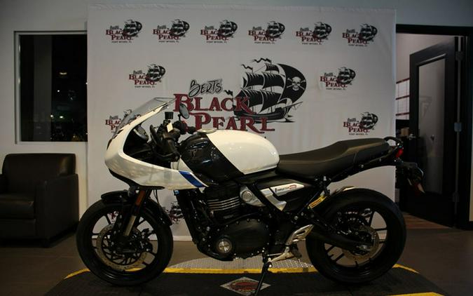 2026 Triumph THRUXTON WHITE / STORM