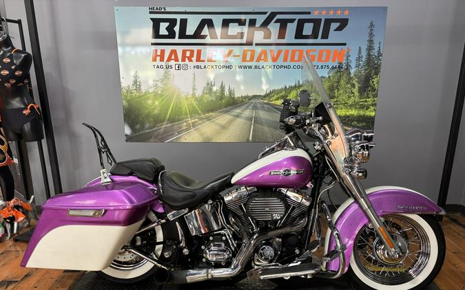 2016 Harley-Davidson® Softail® Deluxe BLACK W/PINSTRIPE