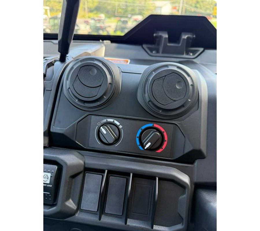 2026 Can-Am Defender DPS CAB