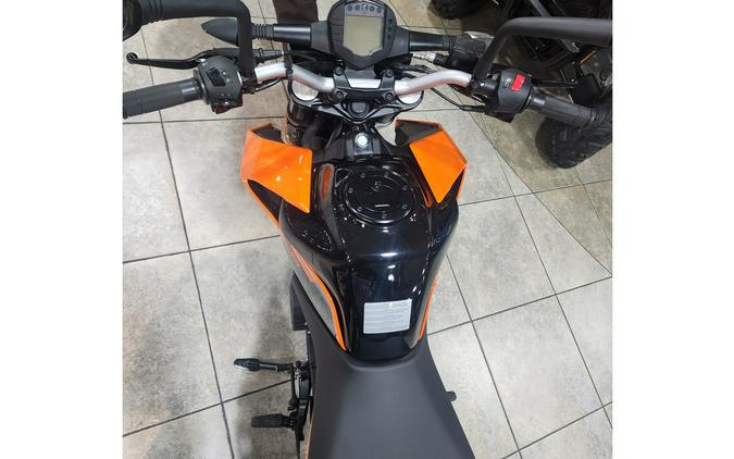 2023 KTM 200 Duke