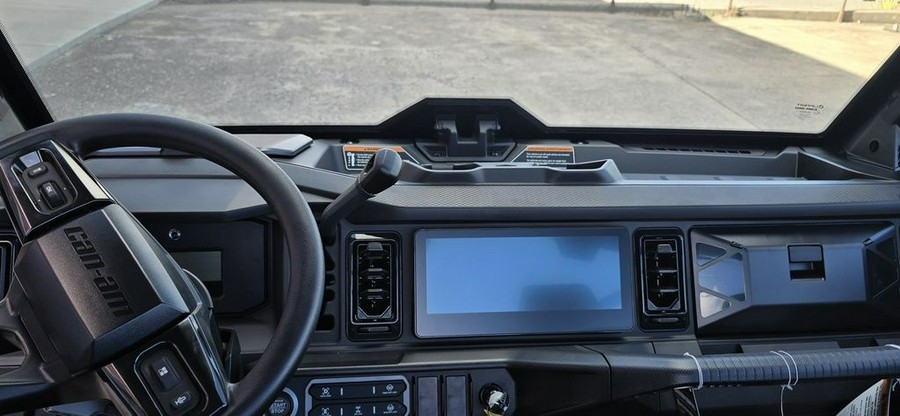 2026 Can-Am® Defender XT CAB HD11 With 10.25 in.display