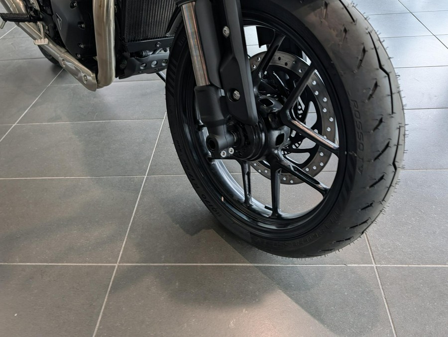 2026 Triumph Thruxton 400