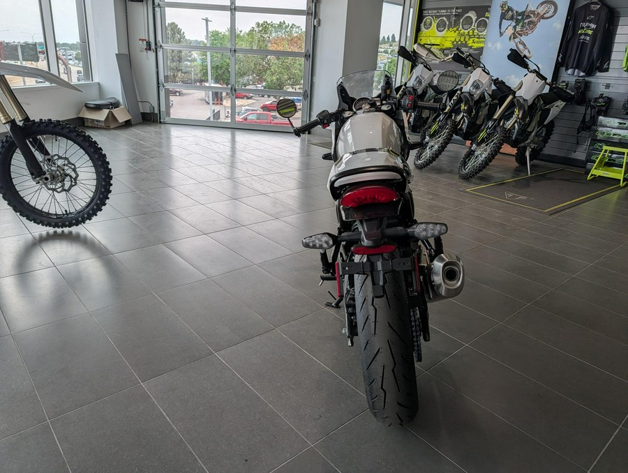 2026 Triumph Thruxton 400