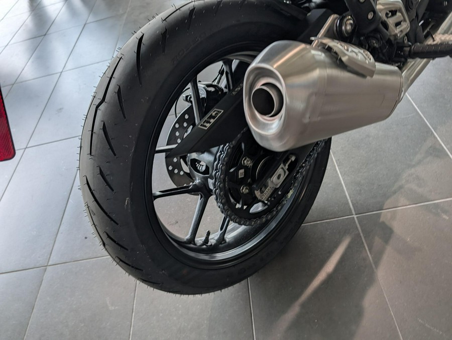 2026 Triumph Thruxton 400