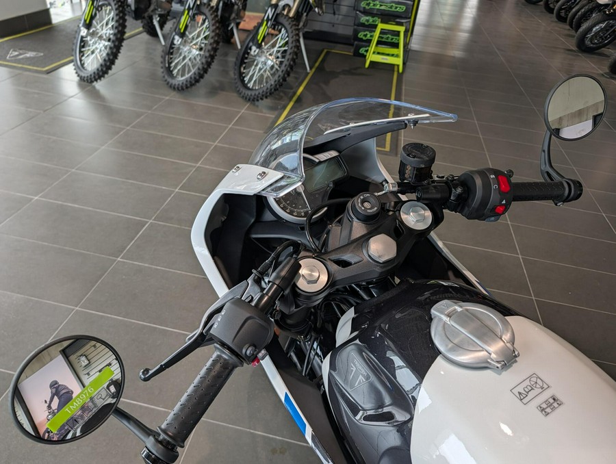 2026 Triumph Thruxton 400