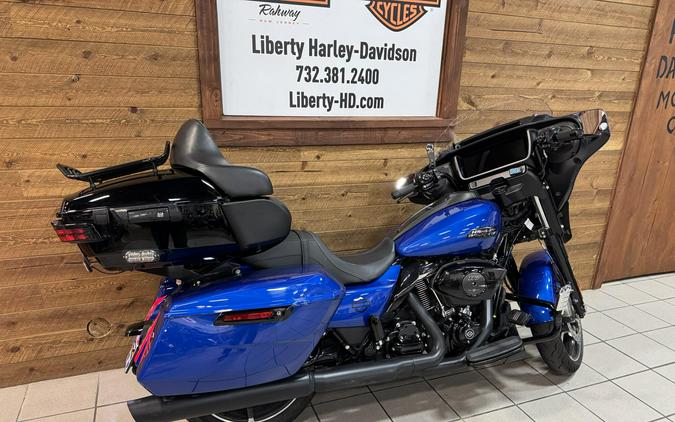 2024 Harley-Davidson® Street Glide® Blue Burst FLHX
