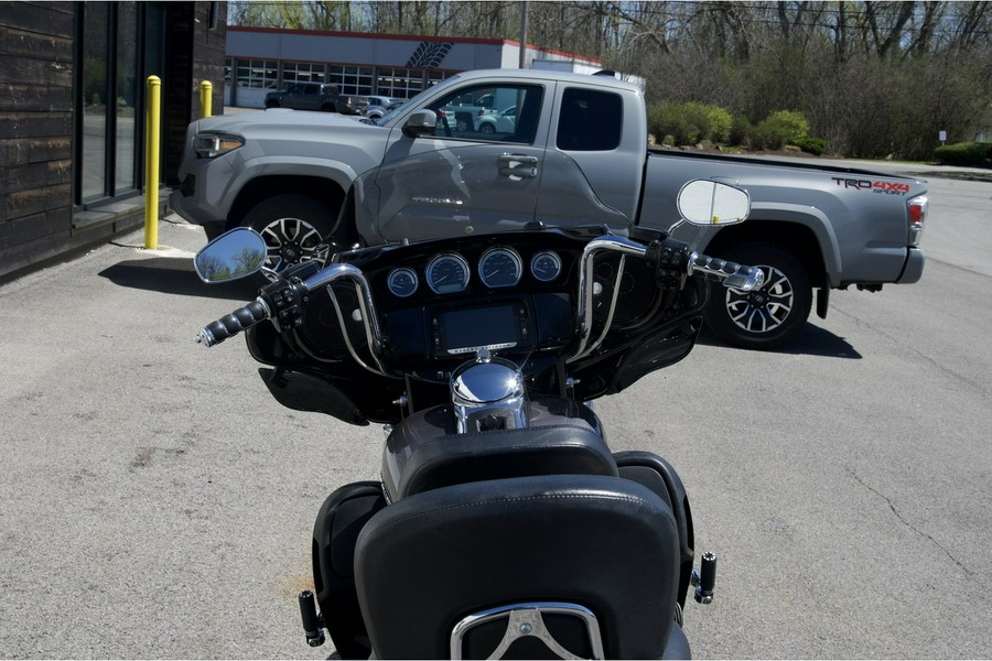 2014 Harley-Davidson® FLHTK Electra Glide® Ultra Limited - Two-Tone