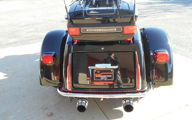 2011 Harley-Davidson® FLHTCUTG - Tri Glide® Ultra Classic®