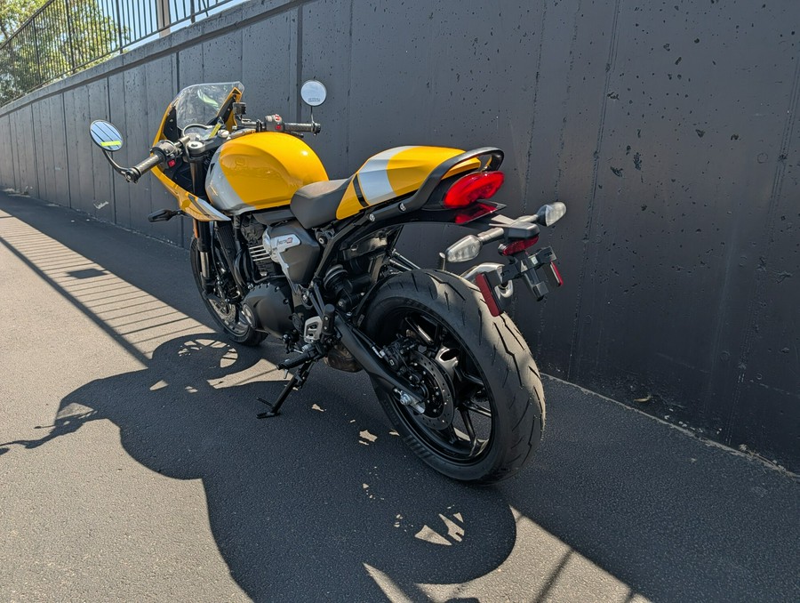 2026 Triumph Thruxton 400