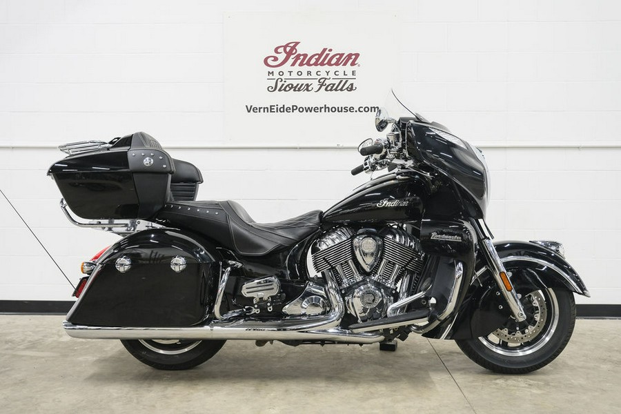 2019 Indian Motorcycle® Roadmaster® Thunder Black