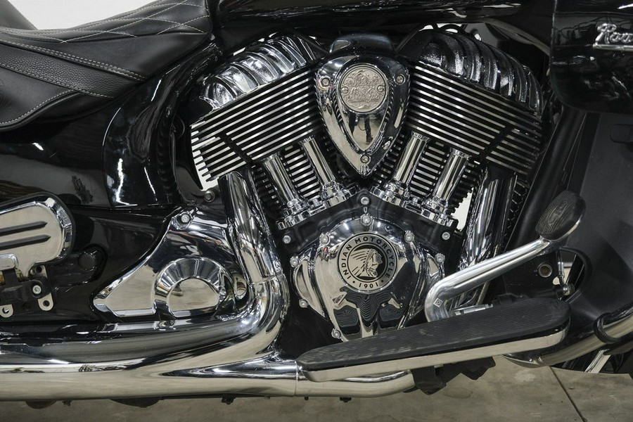 2019 Indian Motorcycle® Roadmaster® Thunder Black