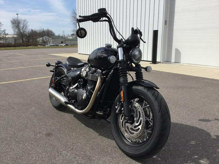 2022 Triumph Bonneville Bobber Jet Black