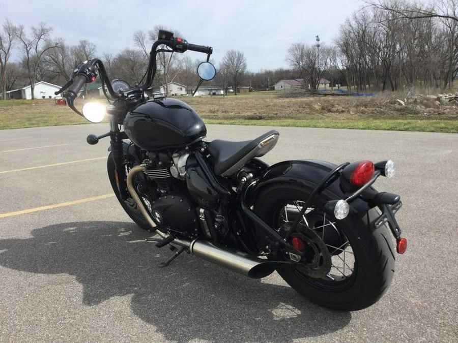 2022 Triumph Bonneville Bobber Jet Black