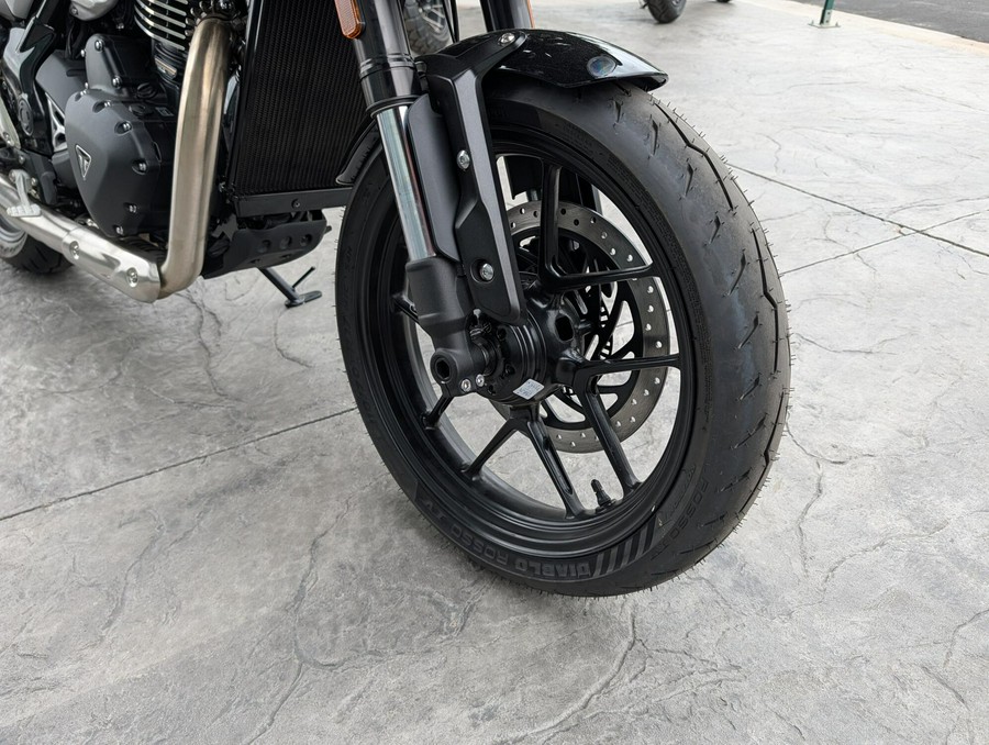 2026 Triumph Thruxton 400