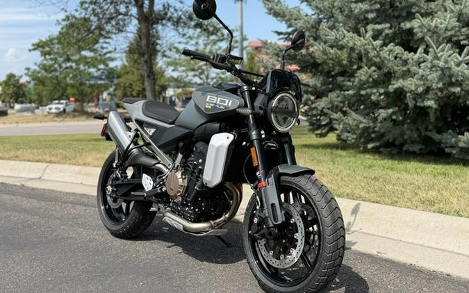2027 Husqvarna SVARTPILEN 801