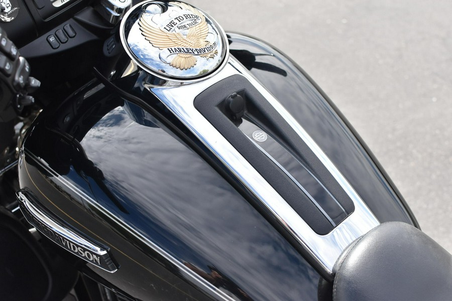 2016 TRI GLIDE ULTRA CLASSIC Black FLHTCUTG