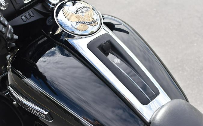 2016 TRI GLIDE ULTRA CLASSIC Black FLHTCUTG